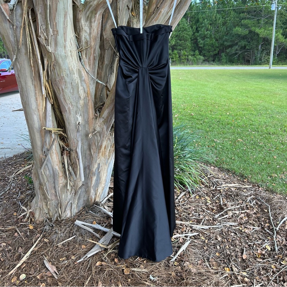 DAVIDS BRIDAL Stunning Black Satin Strapless Formal Dress Women’s size 6 - Picture 6 of 8
